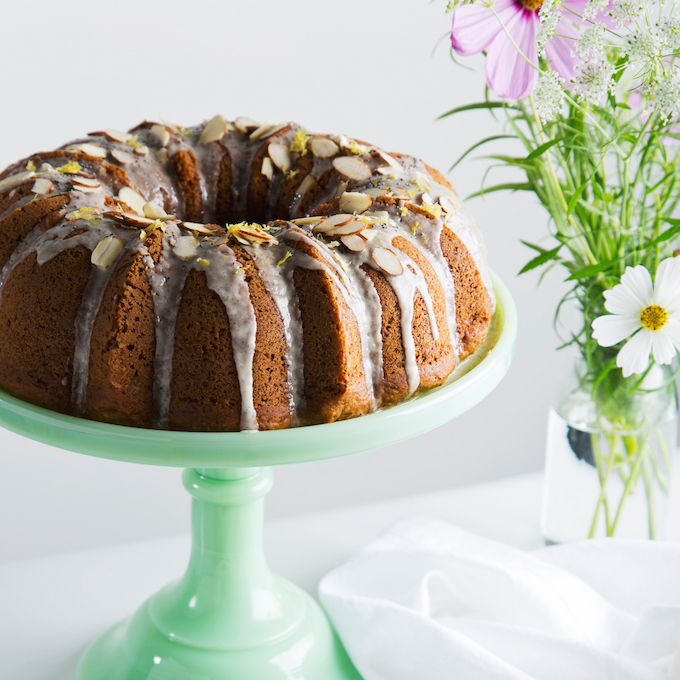 Lemon Poppyseed Bundt Cake | picklesnhoney.com #vegan #dessert #lemon #poppyseed #bundt #cake #recipe