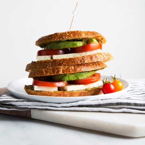 Vegan Caprese Grilled Cheese Sandwich | picklesnhoney.com #vegan #caprese #sandwich #grilled #recipe #lunch #dinner