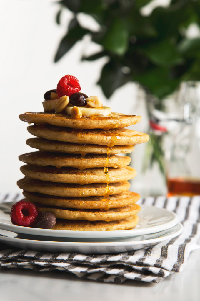 7 Ingredient Vegan Peanut Butter Protein Pancakes (Gluten-Free & Grain-Free) | picklesnhoney.com #pancakes #peanutbutter #breakfast #brunch #recipe #grainfree #glutenfree