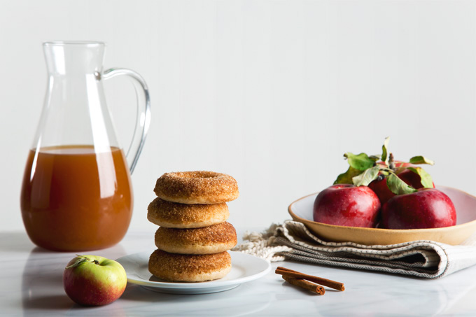 Baked Vegan Apple Cider Donuts | picklesnhoney.com #vegan #donuts #apples #cider #fall #recipe