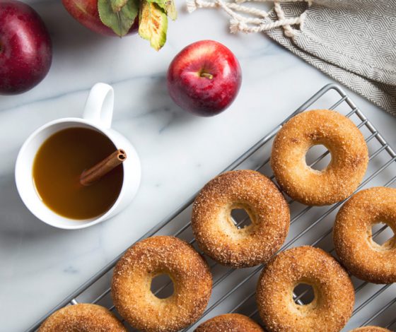 Baked Vegan Apple Cider Donuts | picklesnhoney.com #vegan #donuts #apples #cider #fall #recipe