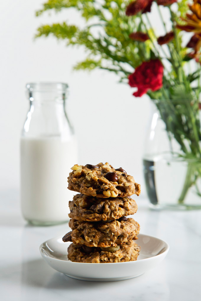 9 Ingredient Soft-Baked Banana Bread Cookies | picklesnhoney.com #vegan #banana #cookies #recipe #dessert