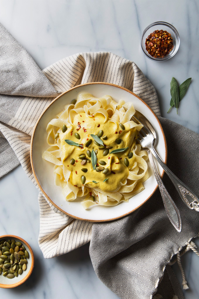 Creamy Vegan Pumpkin Pasta | picklesnhoney.com #vegan #pumpkin #pasta #recipe #fall