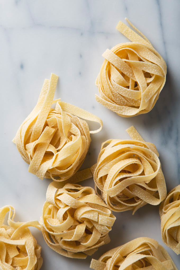 Creamy Vegan Pumpkin Pasta | picklesnhoney.com #vegan #pumpkin #pasta #recipe #fall