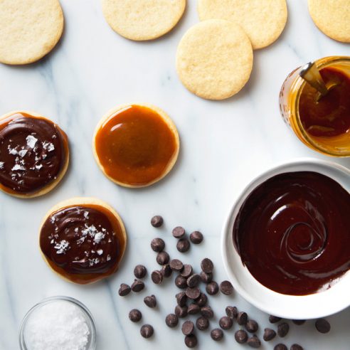 Vegan Twix Cookies | picklesnhoney.com #vegan #twix #cookies #dessert #recipe #chocolate #caramel