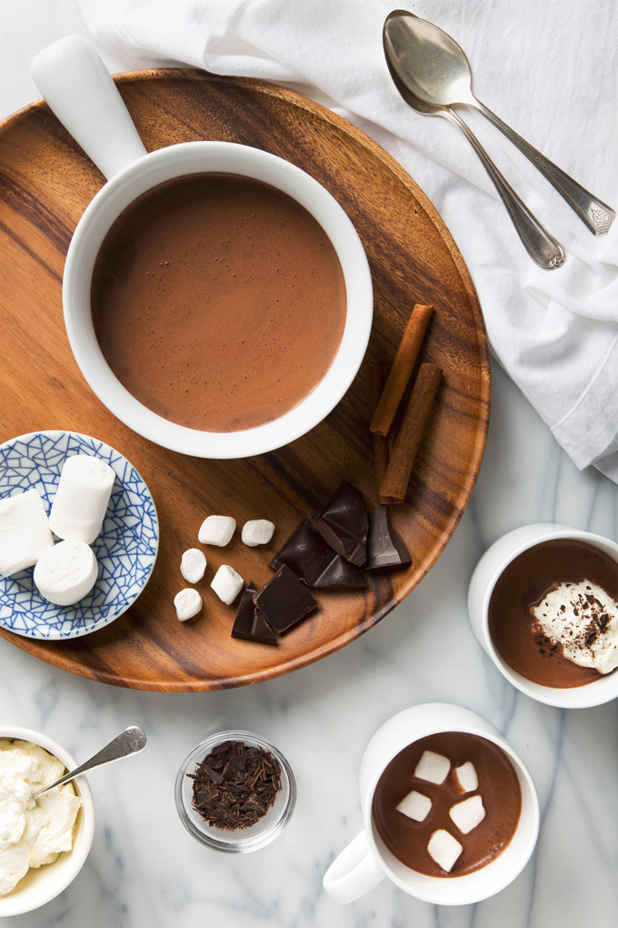 5 Minute Cinnamon Cacao Vegan Hot Chocolate | picklesnhoney.com #vegan #hotchocolate #chocolate #drink #recipe