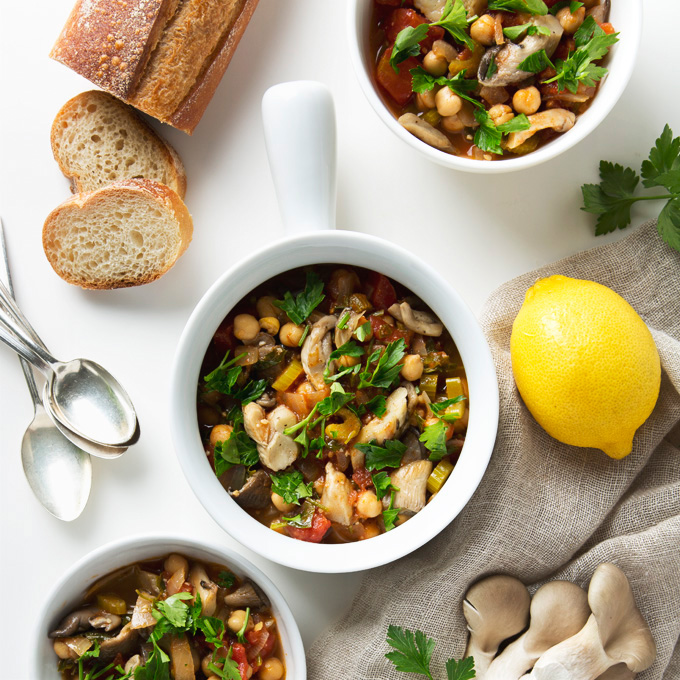 25 Minute Vegan Cioppino with Oyster Mushrooms | picklesnhoney.com #stew #cioppino #mushrooms #recipe #soup