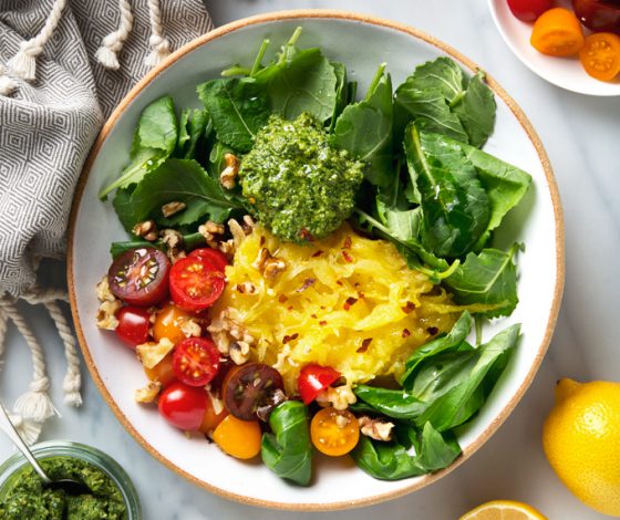 Kale Pesto Spaghetti Squash | picklesnhoney.com #vegan #glutenfree #pesto #spaghetti #squash #recipe #lunch #dinner