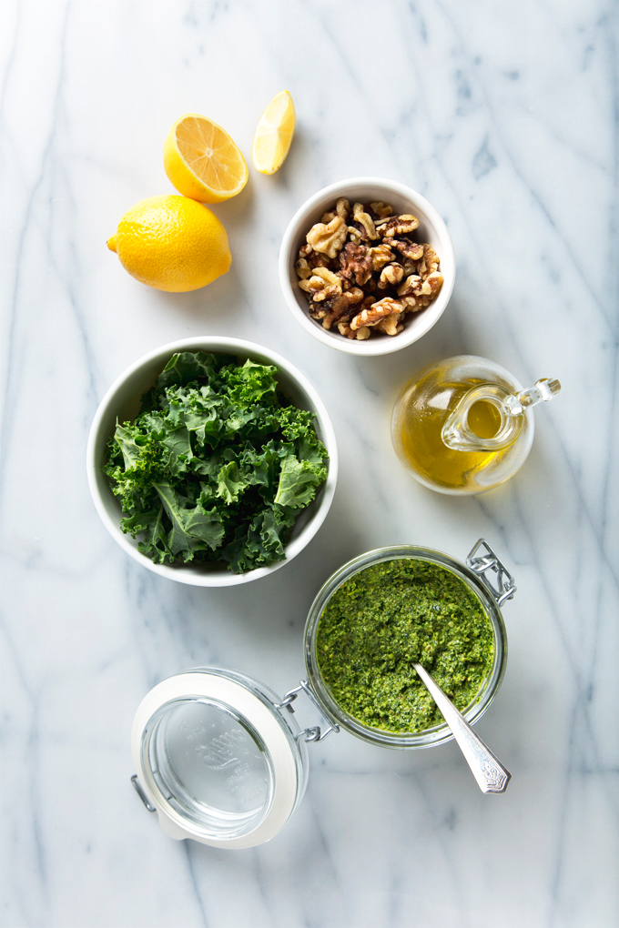 Lemony Walnut & Kale Pesto | picklesnhoney.com #vegan #pesto #recipe #kale #walnut