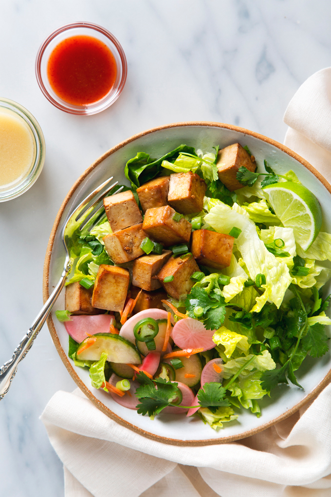Tofu Banh Mi Salad with Quick Pickles | picklesnhoney.com #vegan #tofu #banhmi #salad #recipe #lunch #dinner
