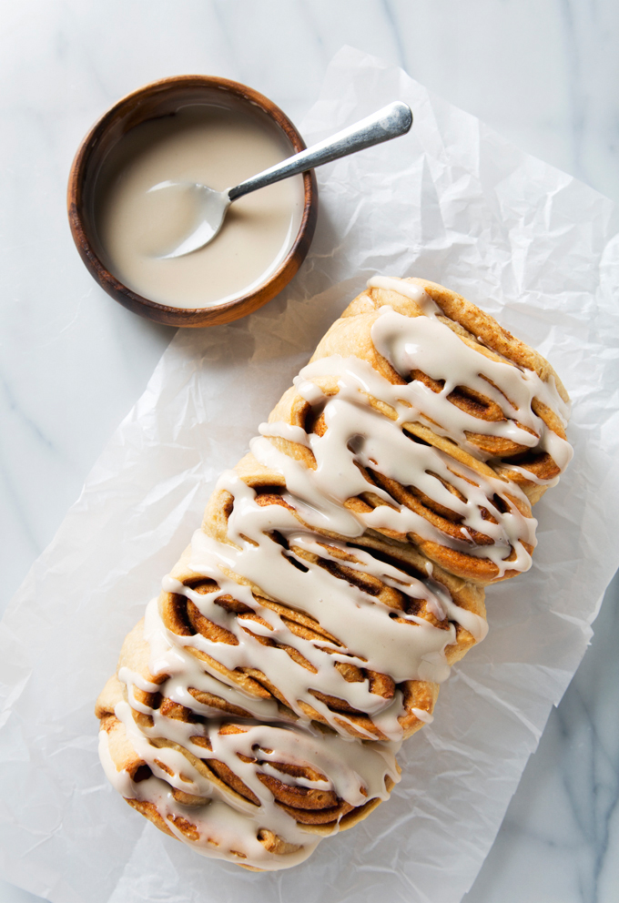 Vegan Cinnamon Roll Loaf | picklesnhoney.com #vegan #cinnamonroll #loaf #recipe #breakfast #brunch