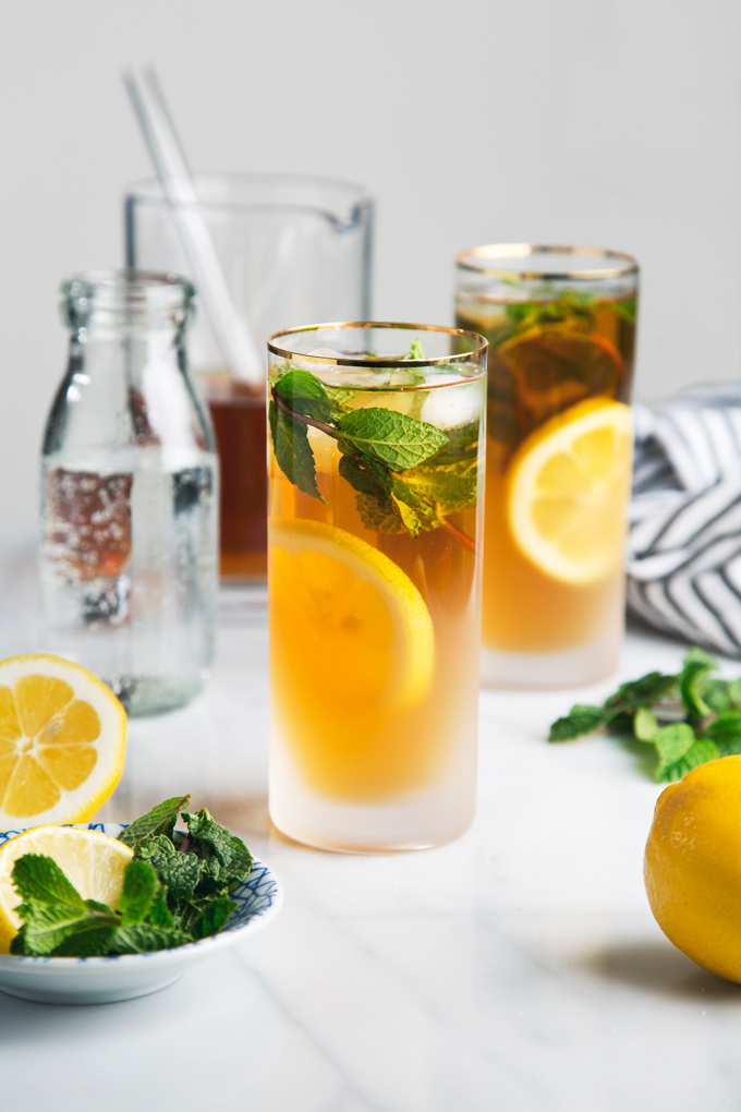 Refreshing Mint Green Tea Sodas | picklesnhoney.com #drink #beverage #mint #greantea #soda #recipe #sugarfree