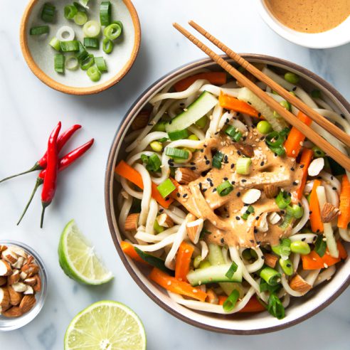 Spicy Almond Butter Udon Noodles | picklesnhoney.com #vegan #almondbutter #noodles #recipe #udon #lunch #dinner