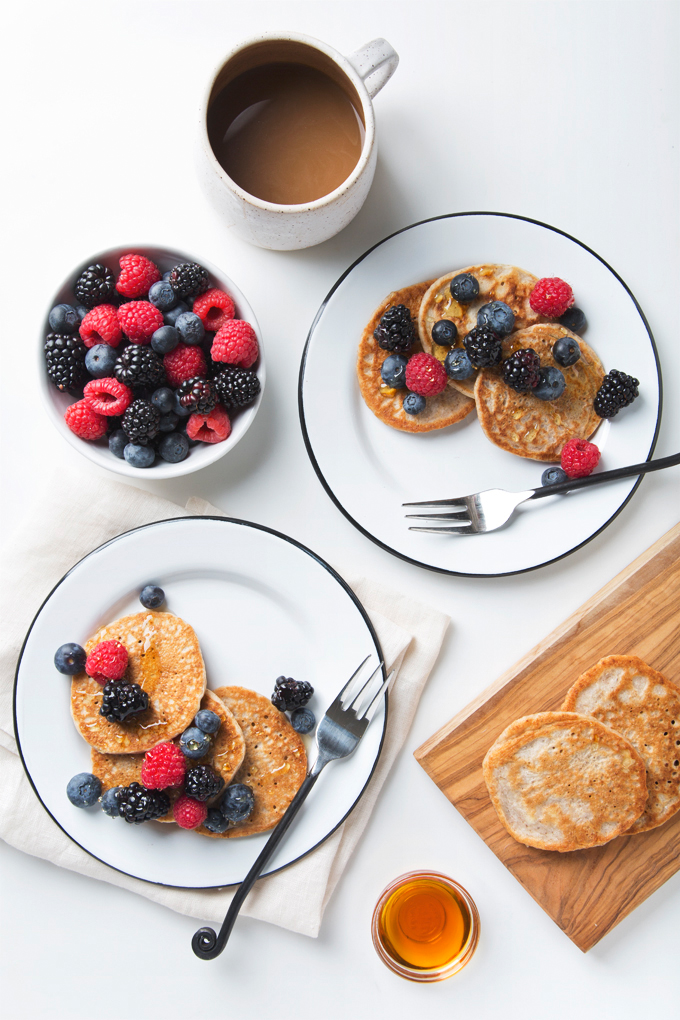 Fluffy Vegan Buttermilk Pancakes | picklesnhoney.com #vegan #buttermilk #pancakes #recipe #breakfast #brunch