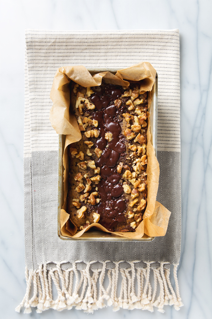 Dark Chocolate Chunk Banana Bread (Vegan & Gluten-Free) | picklesnhoney.com #banana #bread #chocolate #vegan #glutenfree #recipe #breakfast #brunch #snack #bananabread