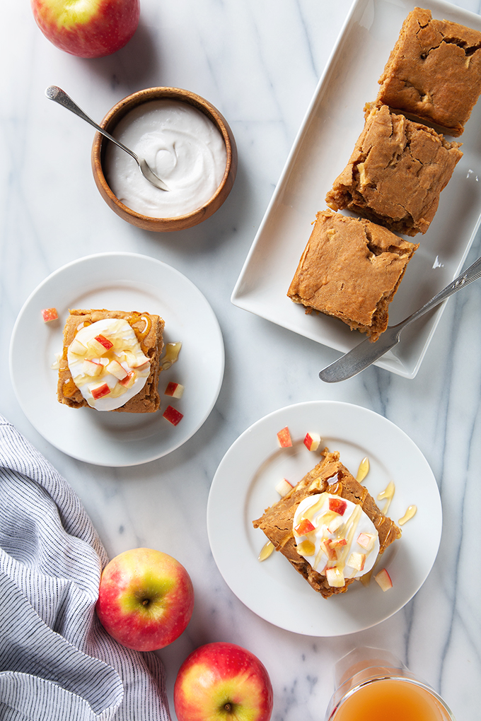 Vegan Apple Snack Cake | picklesnhoney.com #apple #snack #cake #recipe #fall