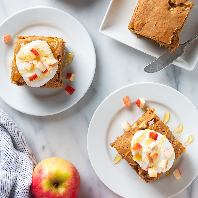 Vegan Apple Snack Cake | picklesnhoney.com #apple #snack #cake #recipe #fall