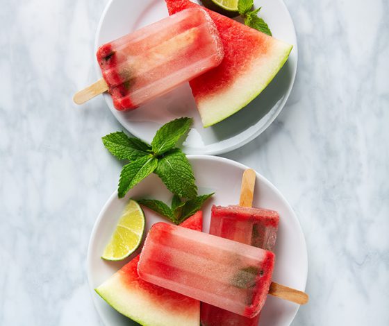 5-Ingredient Watermelon Mojito Popsicles | picklesnhoney.com #watermelon #mojito #popsicles #recipe