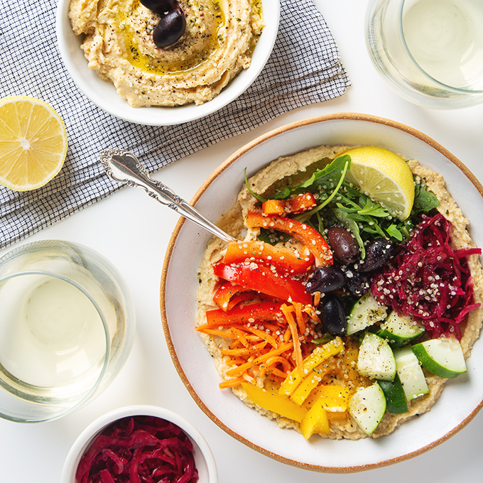 Weeknight-Friendly Rainbow Hummus Bowl | picklesnhoney.com #vegan #glutenfree #hummus #recipe #lunch #dinner #appetizer
