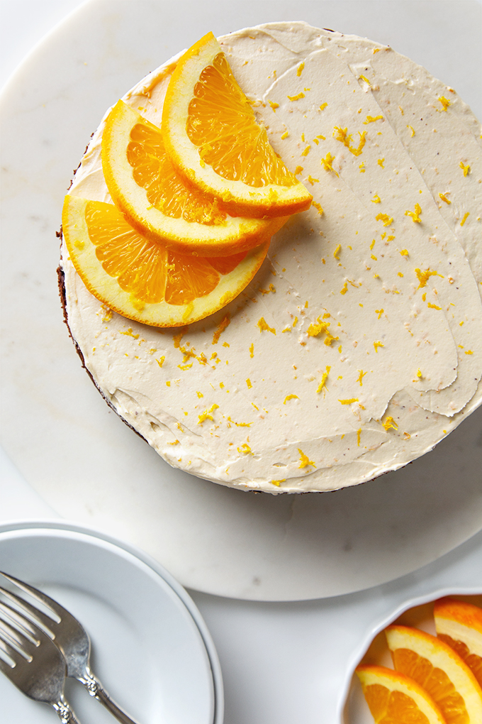 Vegan Orange Chocolate Cake with Fluffy Buttercream Frosting | picklesnhoney.com #vegan #chocolate #orange #cake #recipe #dessert