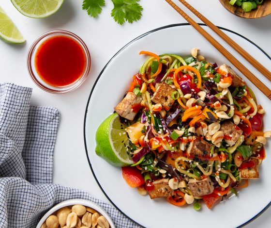 Rainbow Vegetable Pad Thai with Tofu! | picklesnhoney.com #tofu #padthai #vegan #glutenfree #lunch #dinner #recipe