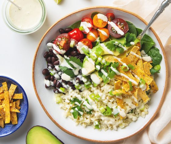 30 Minute Cauliflower Rice Burrito Bowl | picklesnhoney.com #cauliflower #rice #burrito #bowl #recipe #vegan #glutenfree #lunch #dinner